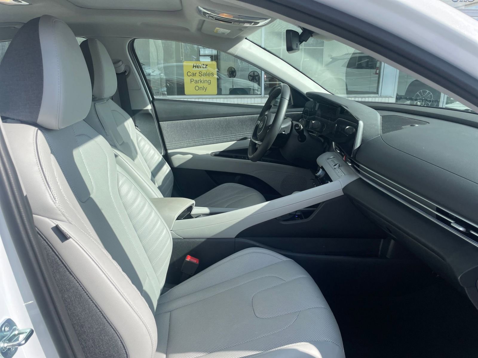 Used 2025 Hyundai Elantra Limited FWD image 25