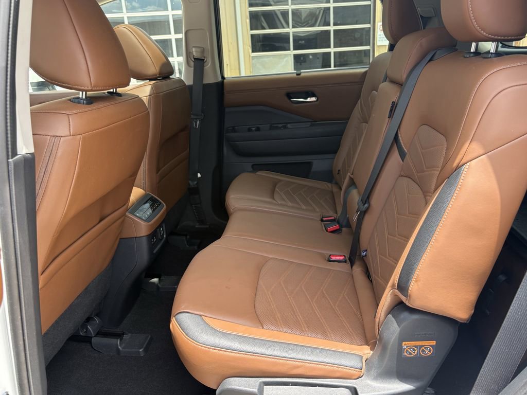 Used 2023 Nissan Pathfinder Platinum w/ Cargo Package FWD image 25