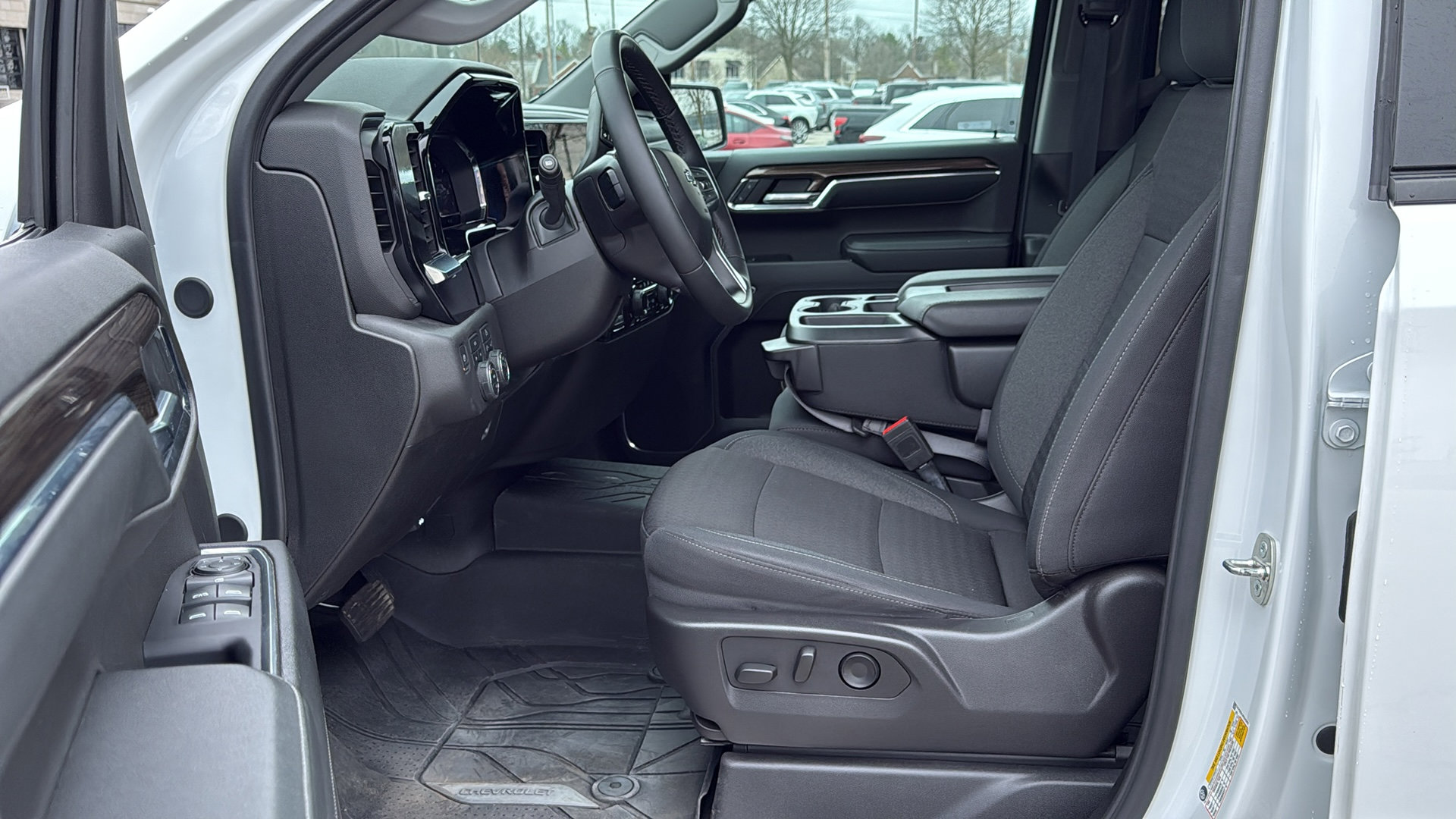 Used 2024 Chevrolet Silverado 1500 RST w/ Protection Package image 8