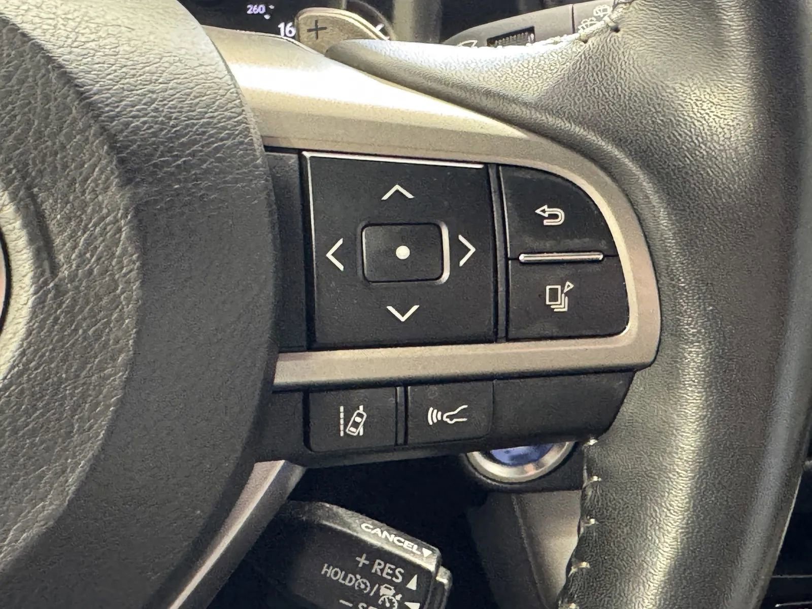 Used 2022 Lexus RX 450h AWD w/ Premium Package image 19