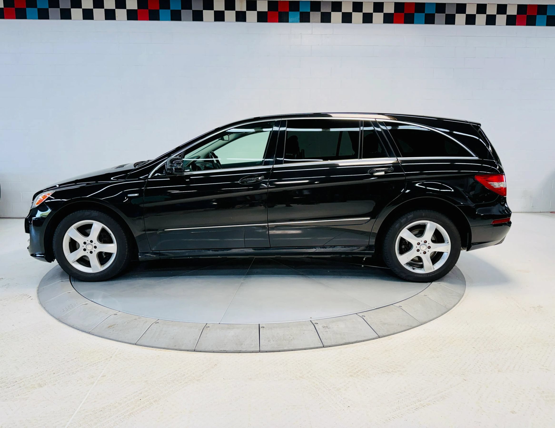 Used 2012 Mercedes-Benz R 350 4MATIC video 1