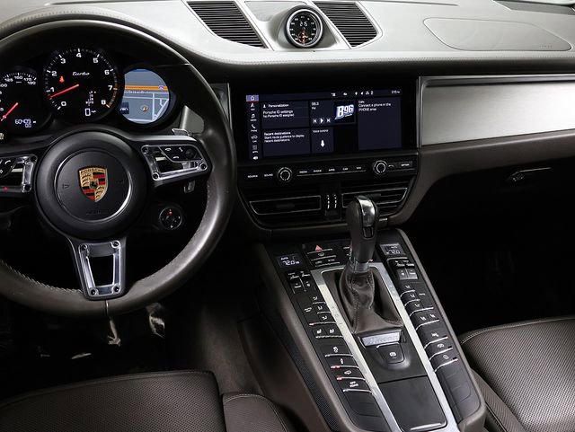 Used 2020 Porsche Macan Turbo image 16