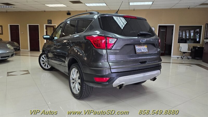 Used 2019 Ford Escape SEL image 5