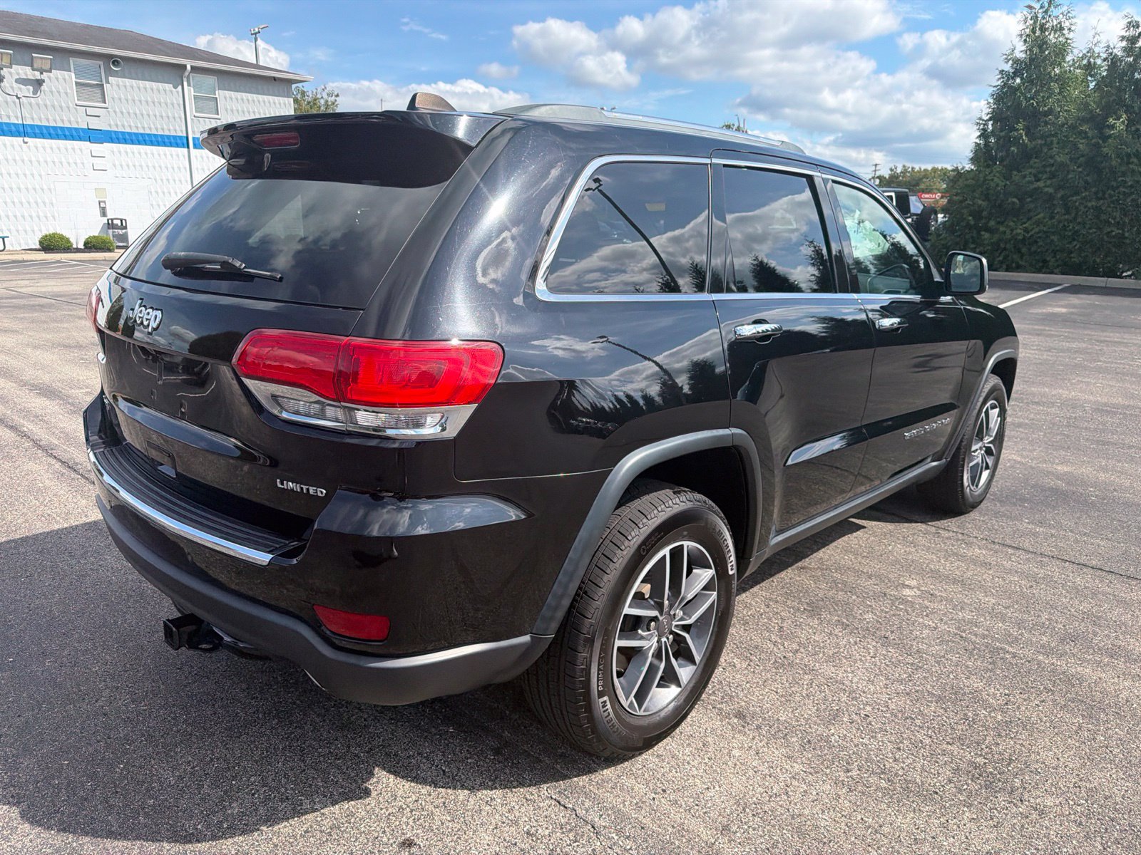 Used 2019 Jeep Grand Cherokee Limited AWD/4WD image 5