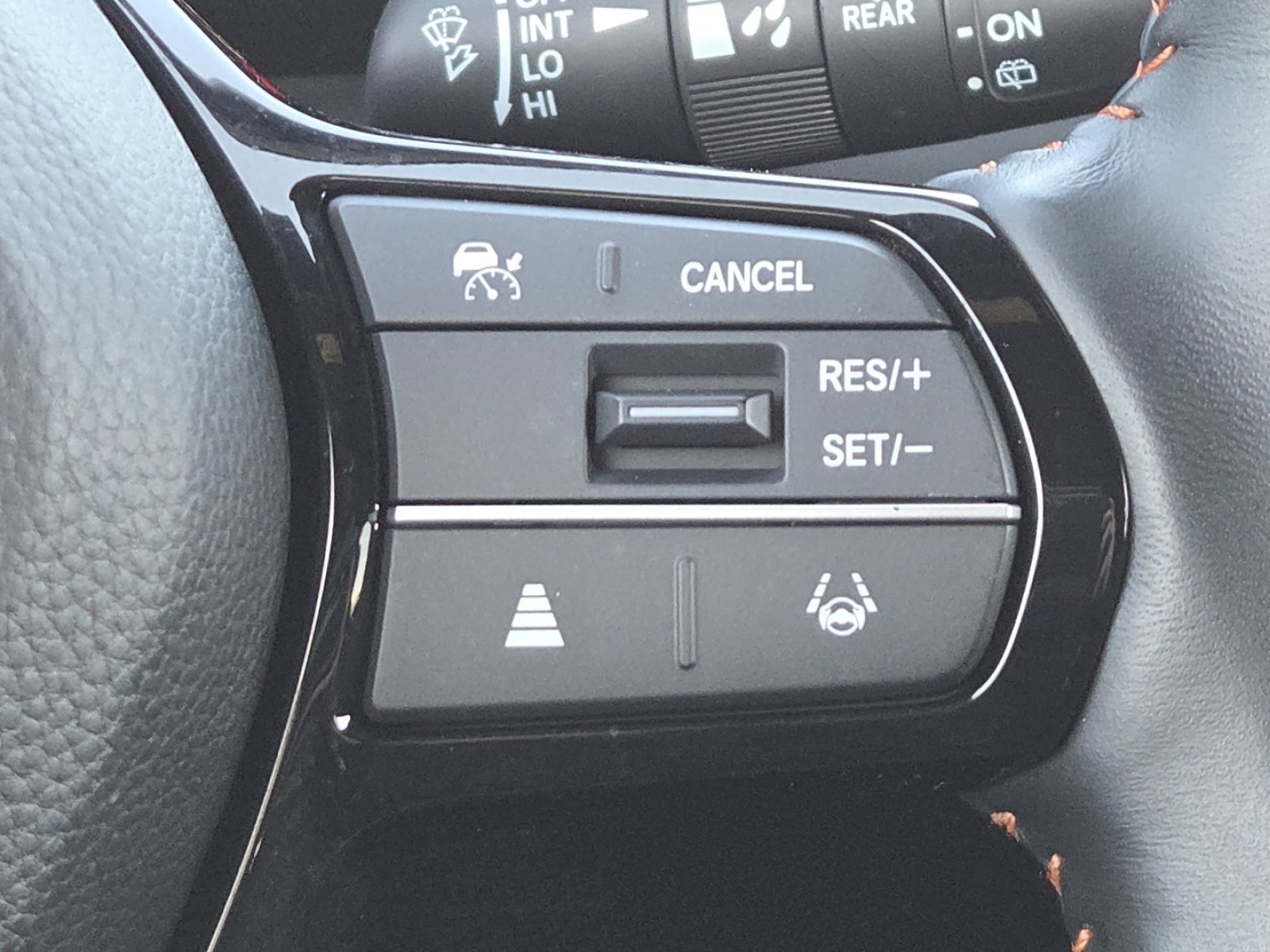 Used 2025 Honda HR-V Sport image 32