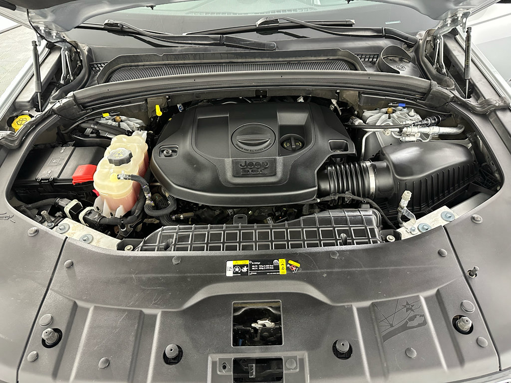Used 2022 Jeep Grand Cherokee Summit AWD/4WD image 32