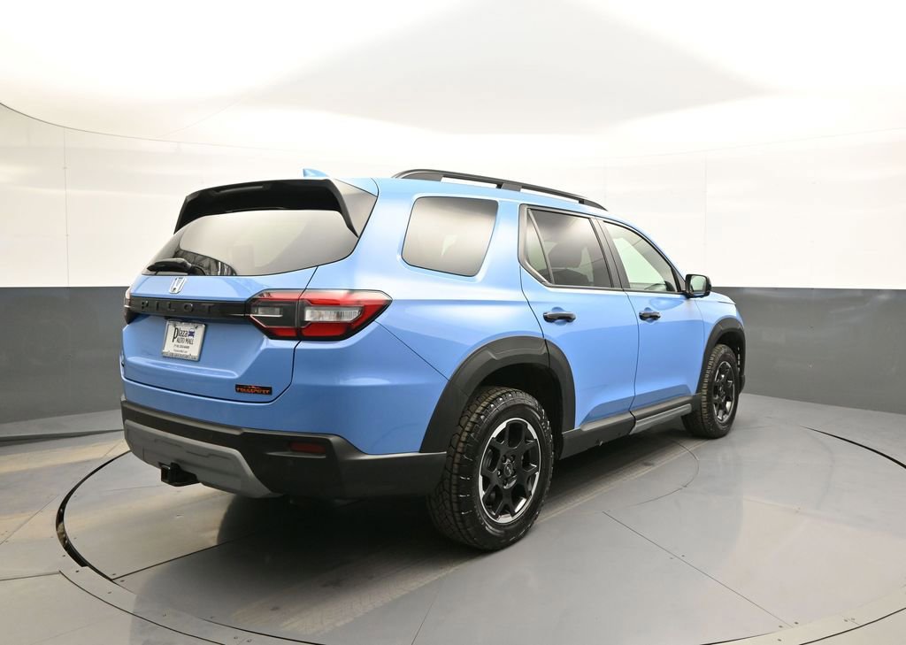 Used 2025 Honda Pilot TrailSport image 6