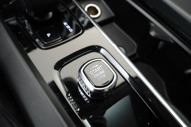 Used 2024 Volvo V60 B5 Cross Country Plus image 16