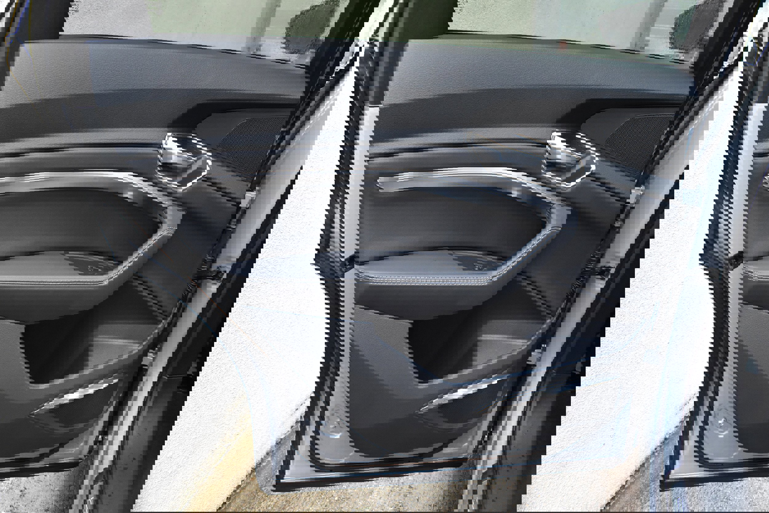 Used 2021 Audi e-tron Premium Plus w/ Premium Plus Package image 26