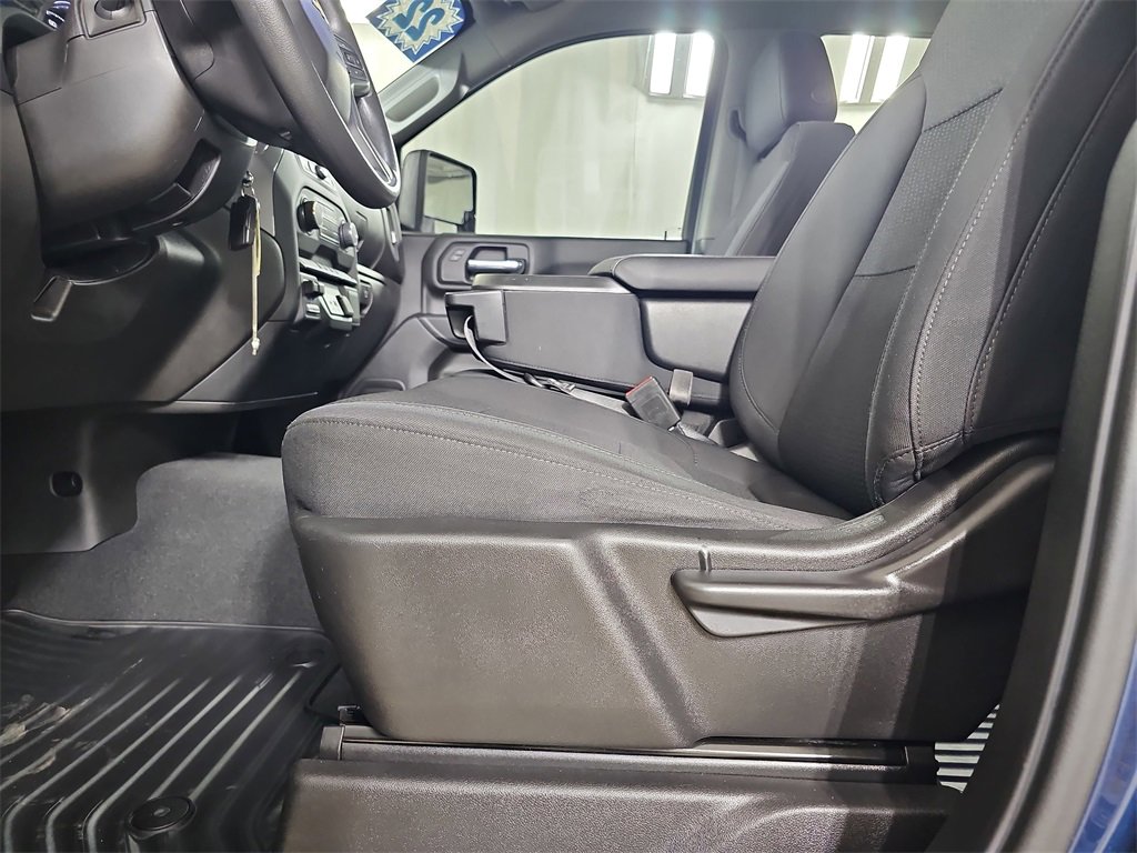 Certified 2022 Chevrolet Silverado 2500 Custom w/ Custom Value Package image 33