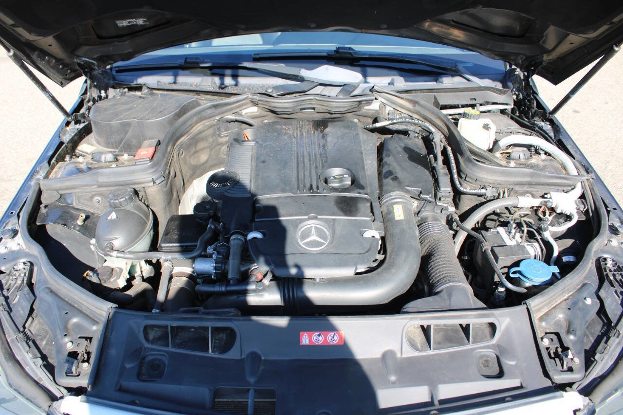 Used 2013 Mercedes-Benz C 250 Sedan image 15