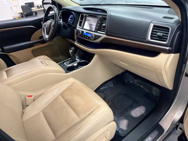 Used 2015 Toyota Highlander Limited AWD/4WD image 10