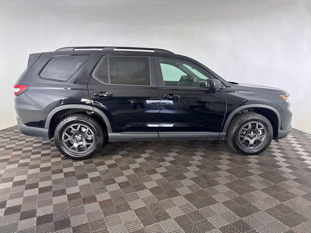 Used 2024 Honda Pilot TrailSport image 11