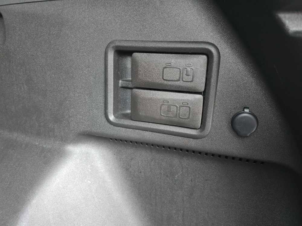 Used 2019 Chevrolet Equinox LT image 12