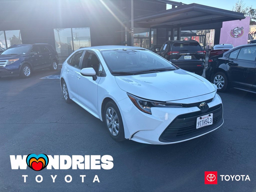 Used 2025 Toyota Corolla LE FWD image 1