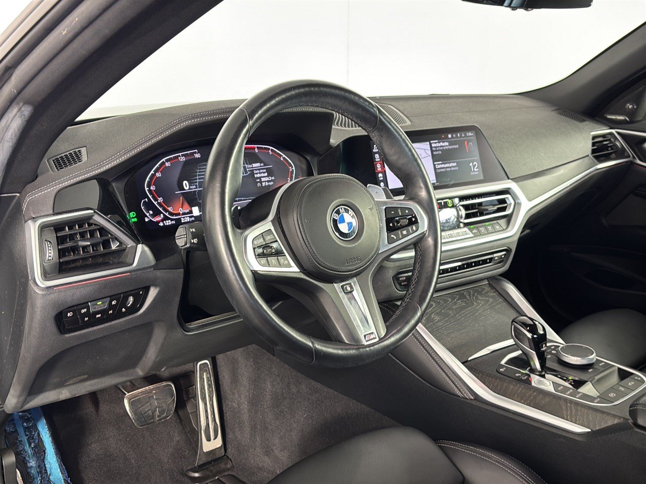 Certified 2023 BMW 430i Convertible w/ M Sport Package RWD image 4