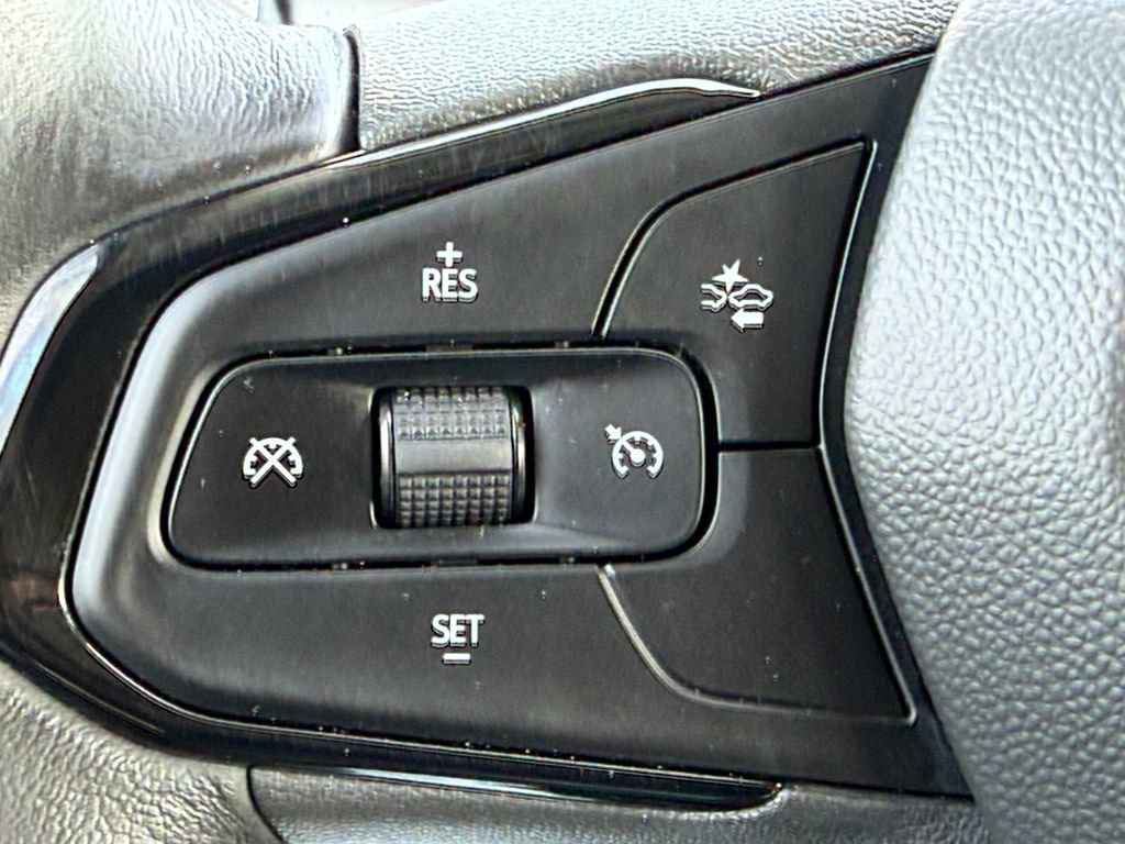 Used 2023 Chevrolet Bolt EUV Premier FWD image 20