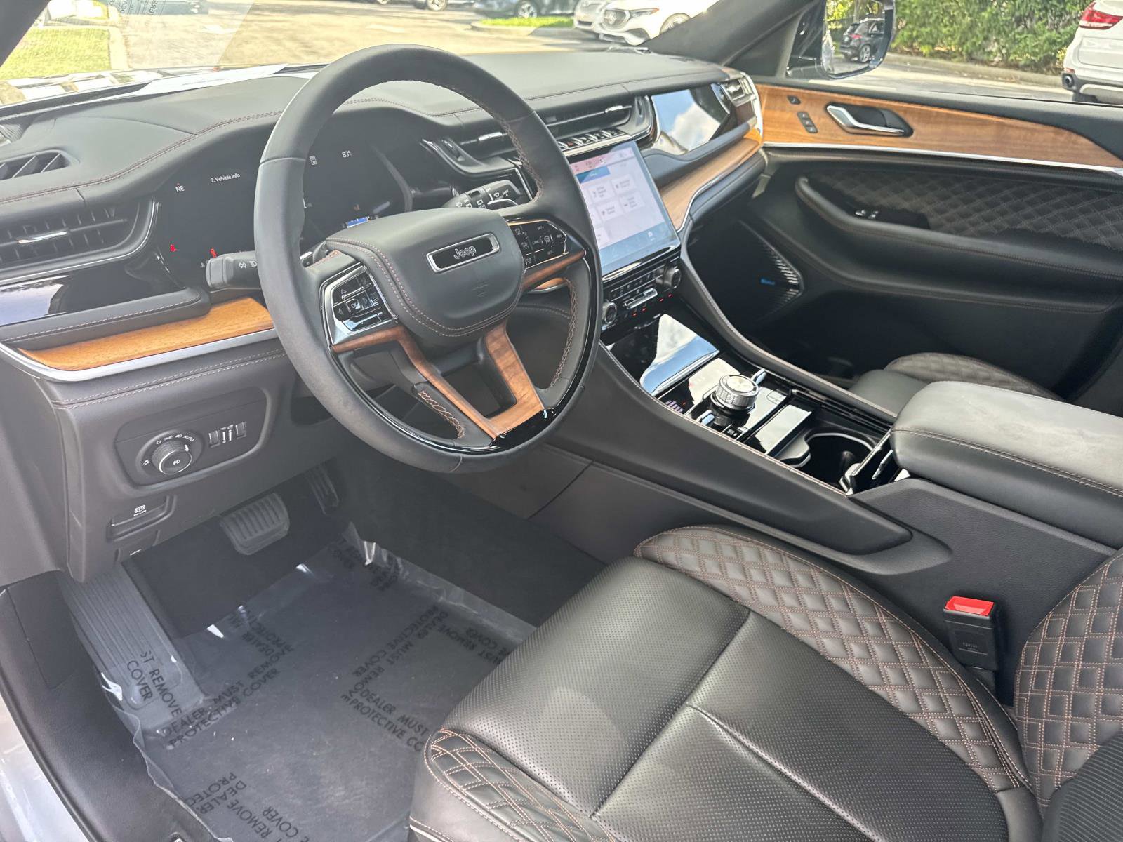 Used 2023 Jeep Grand Cherokee L Summit image 34