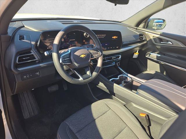 New 2027 Chevrolet Traverse LT FWD image 3