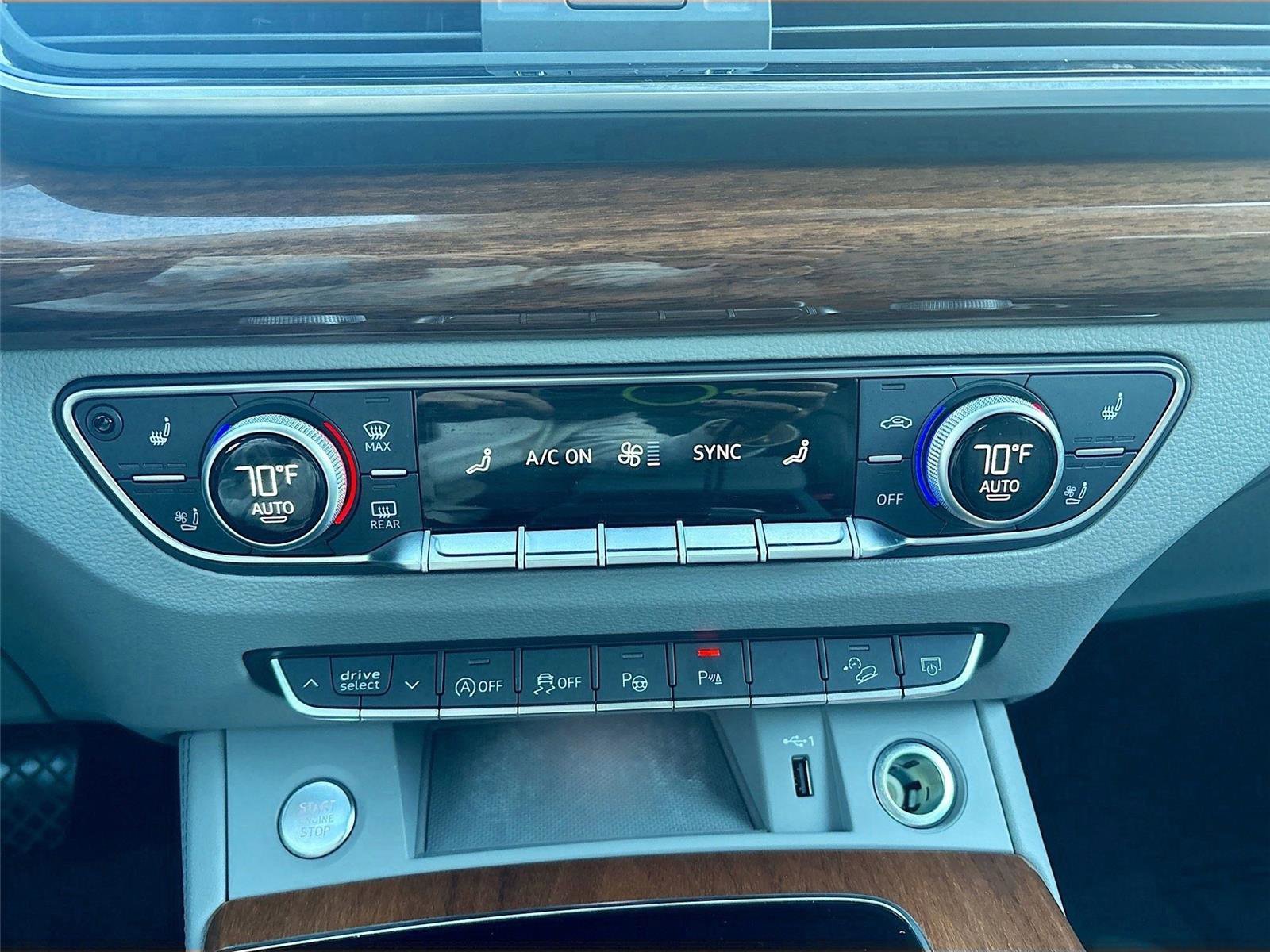 Used 2022 Audi Q5 2.0T Prestige w/ Prestige Package image 17