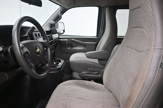 Used 2016 Chevrolet Express 3500 LT w/ LT Preferred Equipment Group RWD image 17