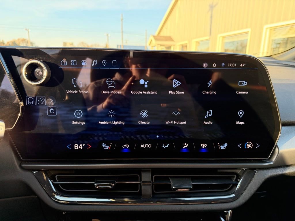 Used 2025 Chevrolet Equinox EV RS image 22