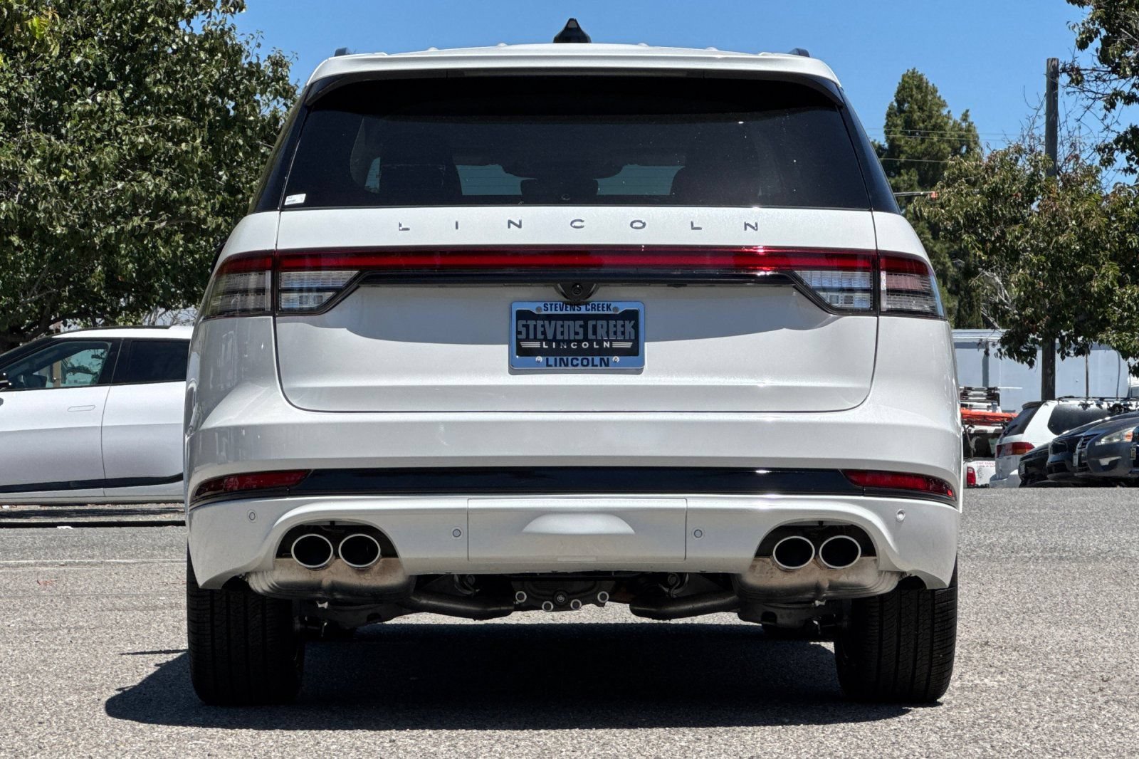 New 2026 Lincoln Aviator AWD w/ Jet Appearance Package image 5