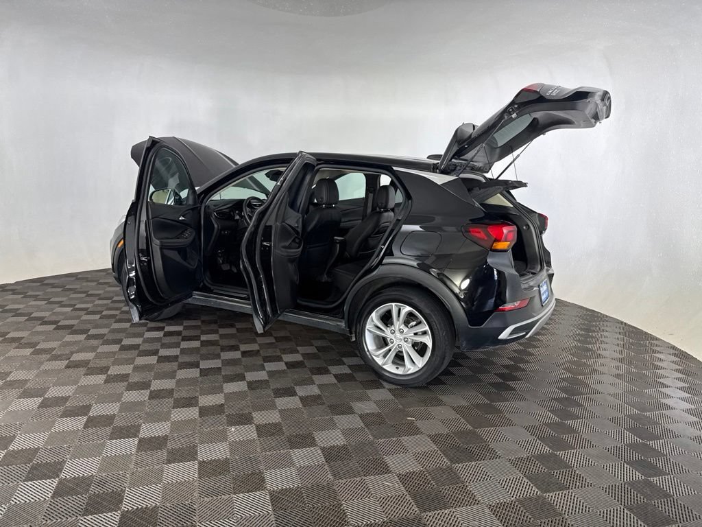 Used 2023 Buick Encore GX Preferred w/ Cold Weather Comfort Package FWD image 18