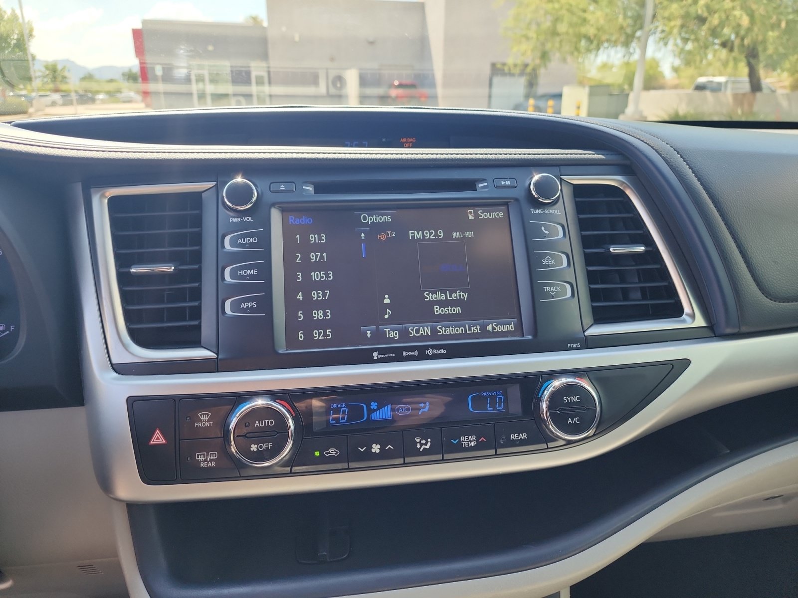 Used 2019 Toyota Highlander Plus AWD/4WD image 12