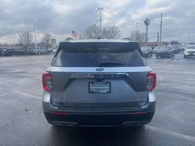 Used 2022 Ford Explorer XLT w/ Equipment Group 202A image 5