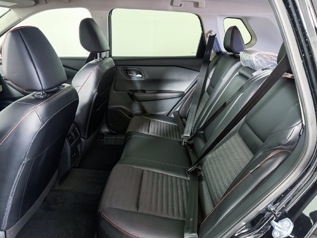 Certified 2026 Nissan Rogue SV AWD/4WD image 36