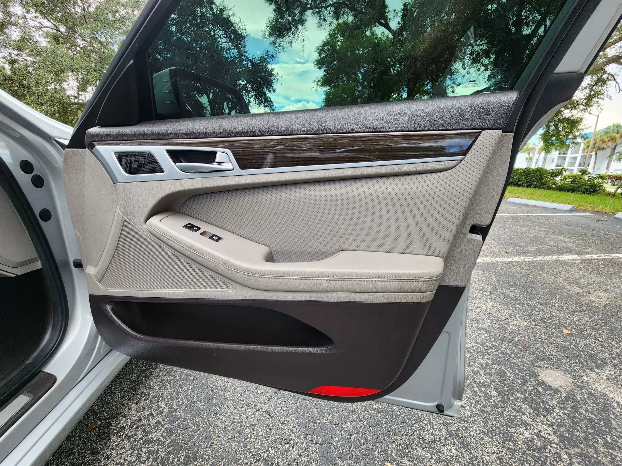 Used 2018 Genesis G80 3.8 RWD image 31