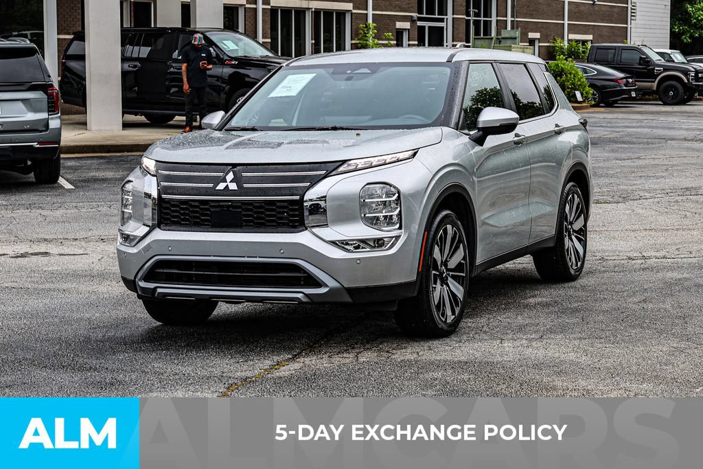 Used 2025 Mitsubishi Outlander SE FWD image 4