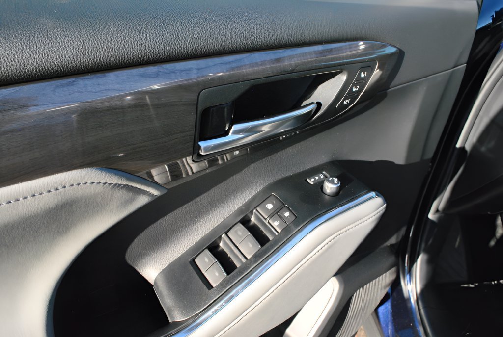 New 2026 Toyota Highlander Platinum AWD/4WD image 6