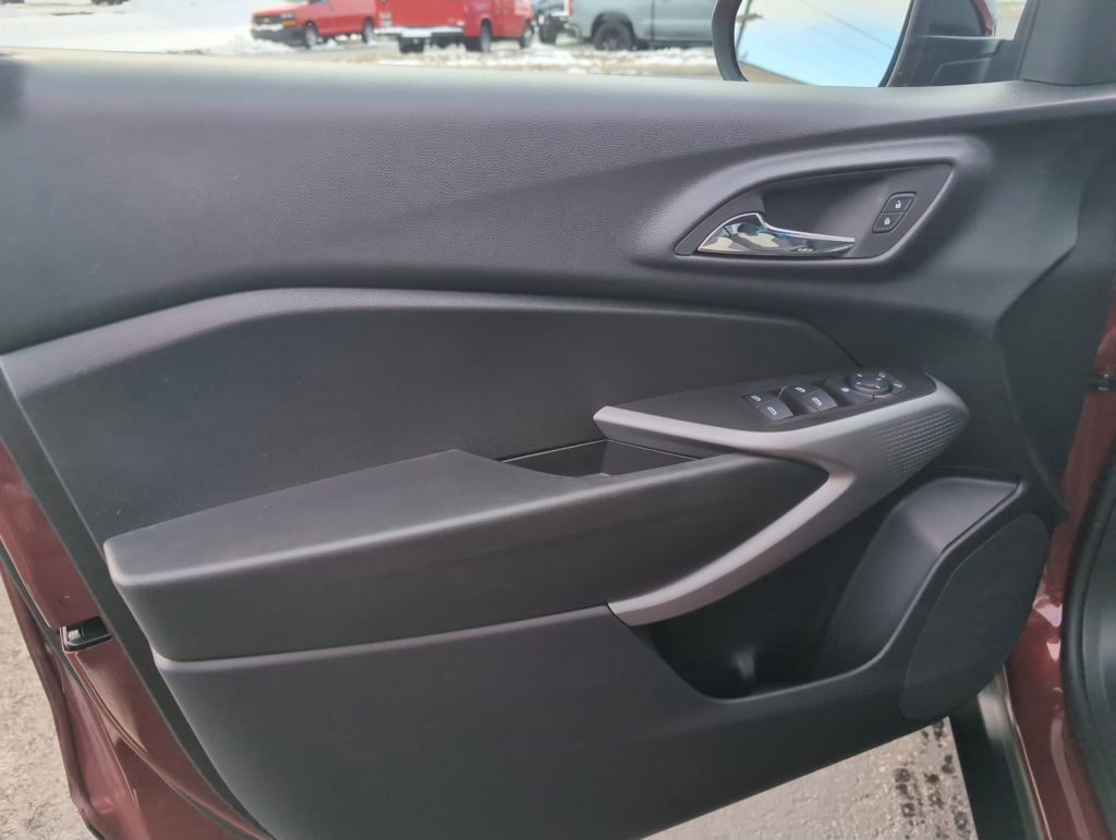 Used 2024 Chevrolet Trax RS w/ Driver Confidence Package image 14