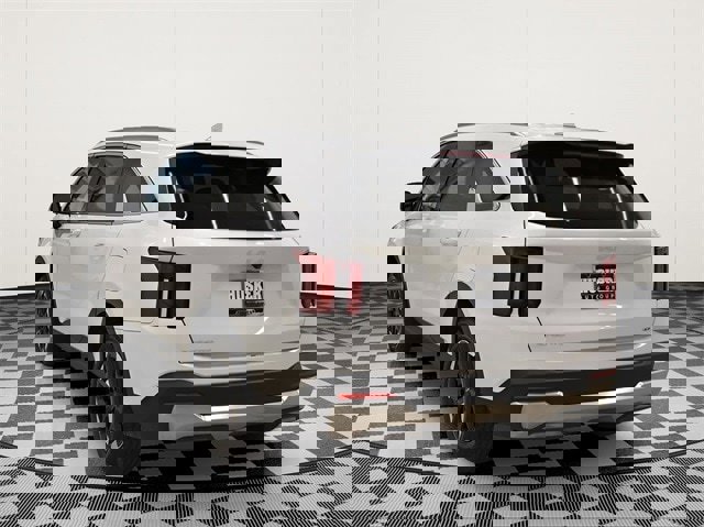 Used 2024 Kia Sorento S image 10