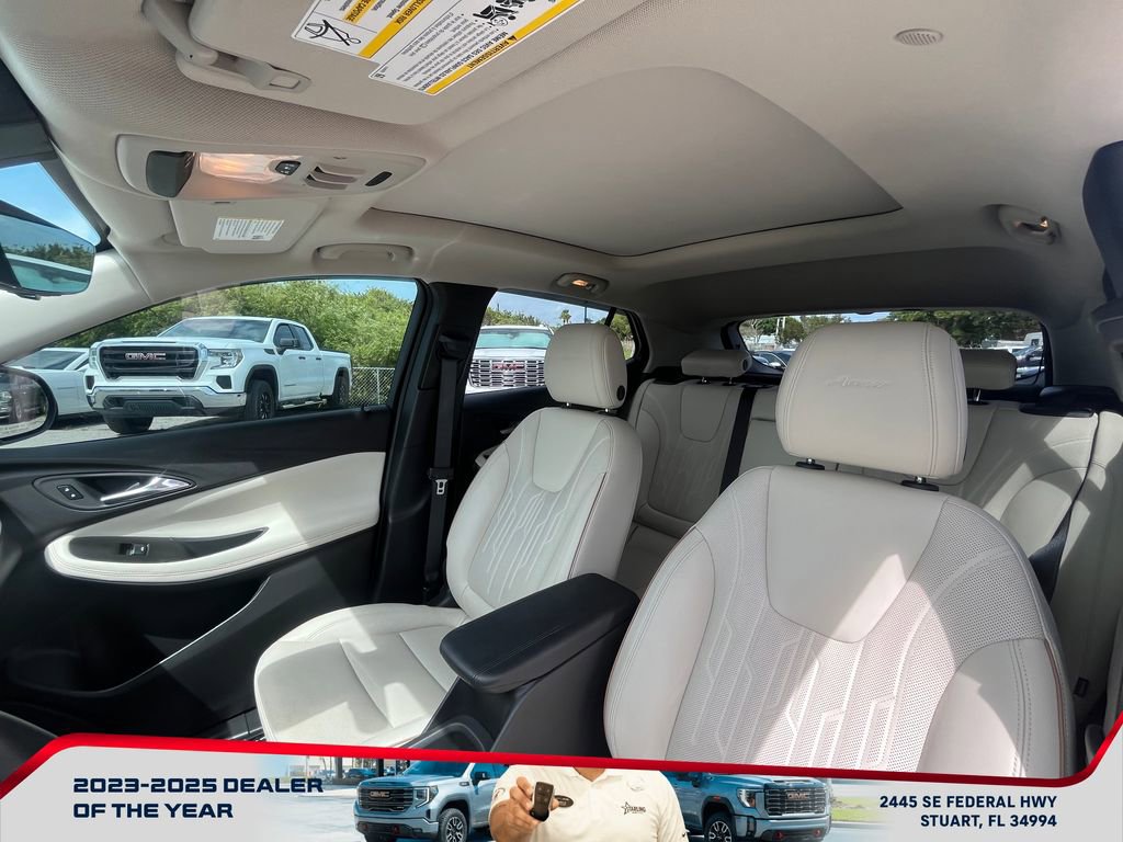 Used 2025 Buick Encore GX Avenir w/ Avenir Technology Package image 10