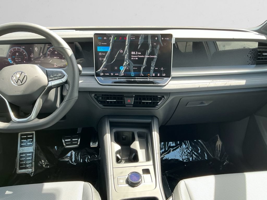 New 2026 Volkswagen Tiguan SE R-Line AWD/4WD image 11