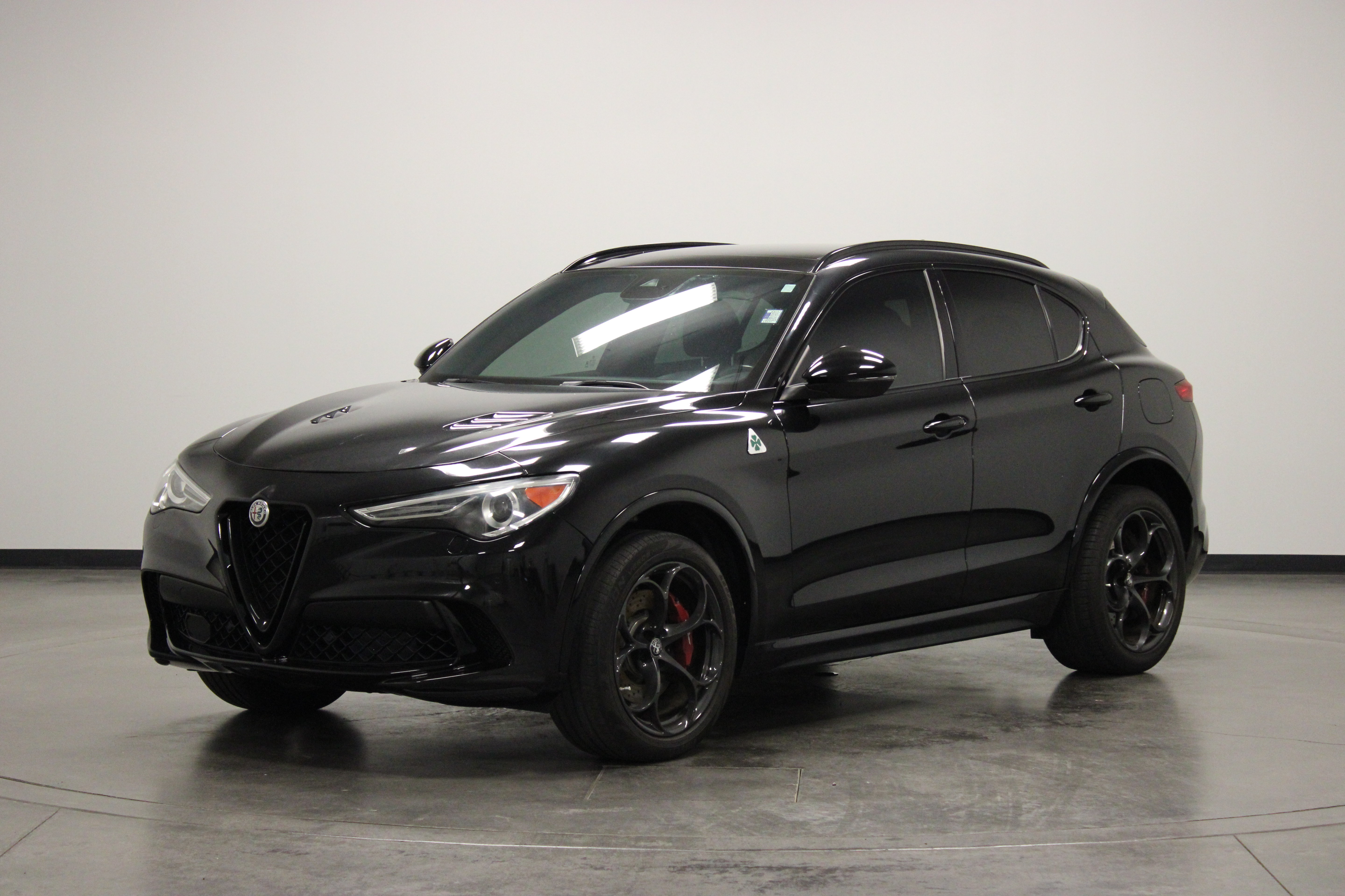 Used 2022 Alfa Romeo Stelvio Quadrifoglio w/ Active Assist Plus Package AWD/4WD image 4