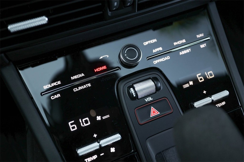 Used 2023 Porsche Cayenne Turbo GT image 32