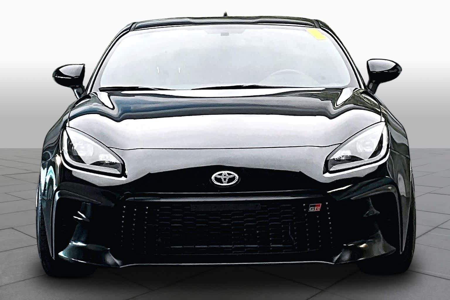 Used 2022 Toyota GR86 Premium w/ ALL Weather Mat Package (TMS) RWD image 4