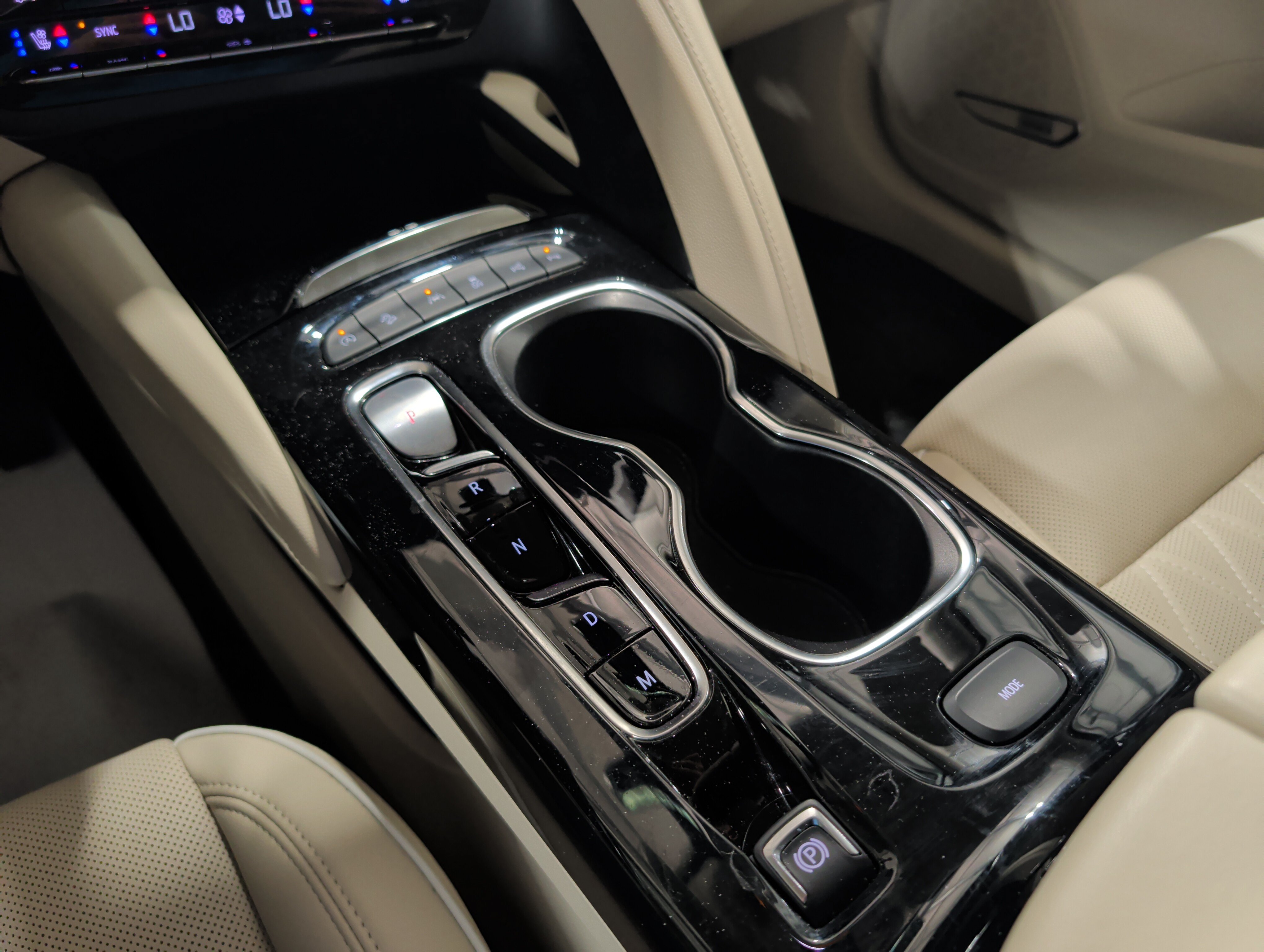 Used 2023 Buick Envision Avenir AWD/4WD image 11