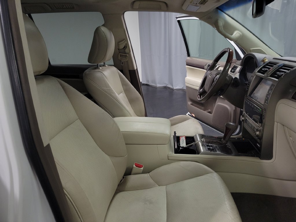 Used 2015 Lexus GX 460 w/ Premium Package AWD/4WD image 34