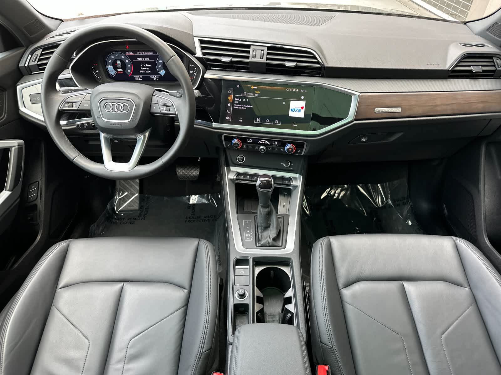 Used 2025 Audi Q3 2.0T Premium w/ Convenience Package AWD/4WD image 3