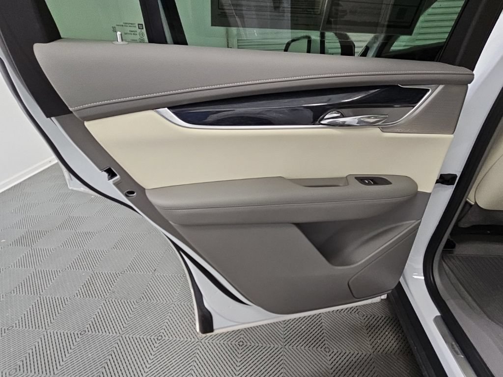 Used 2024 Cadillac XT6 Premium Luxury AWD/4WD image 37