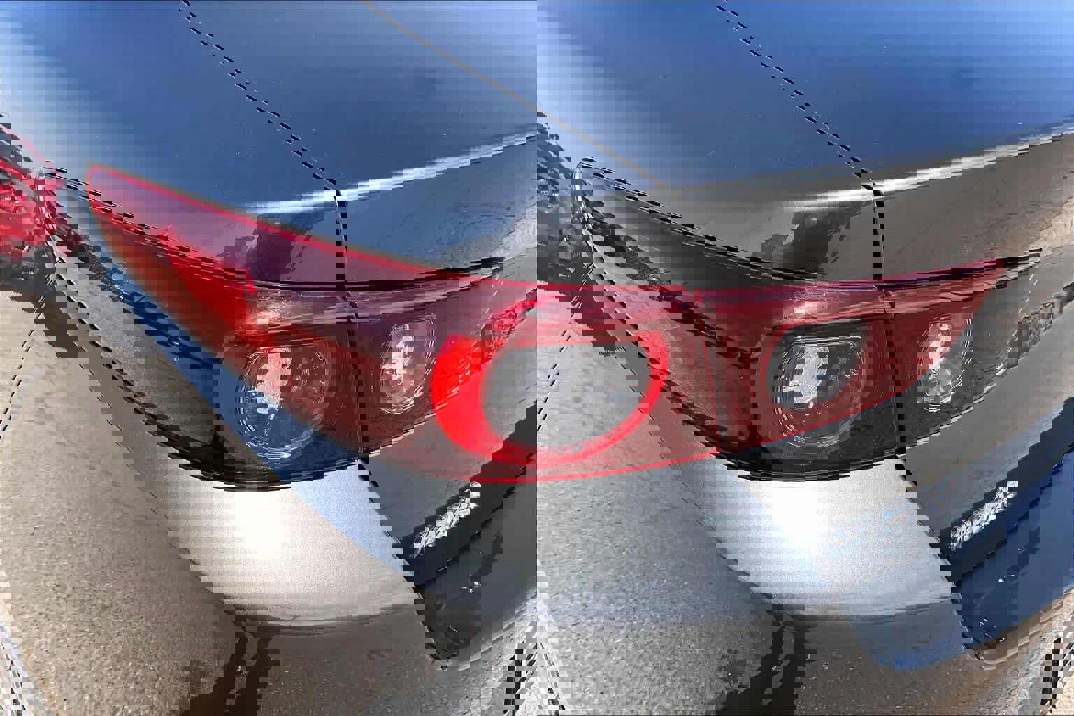 Used 2023 MAZDA MAZDA3 s image 27