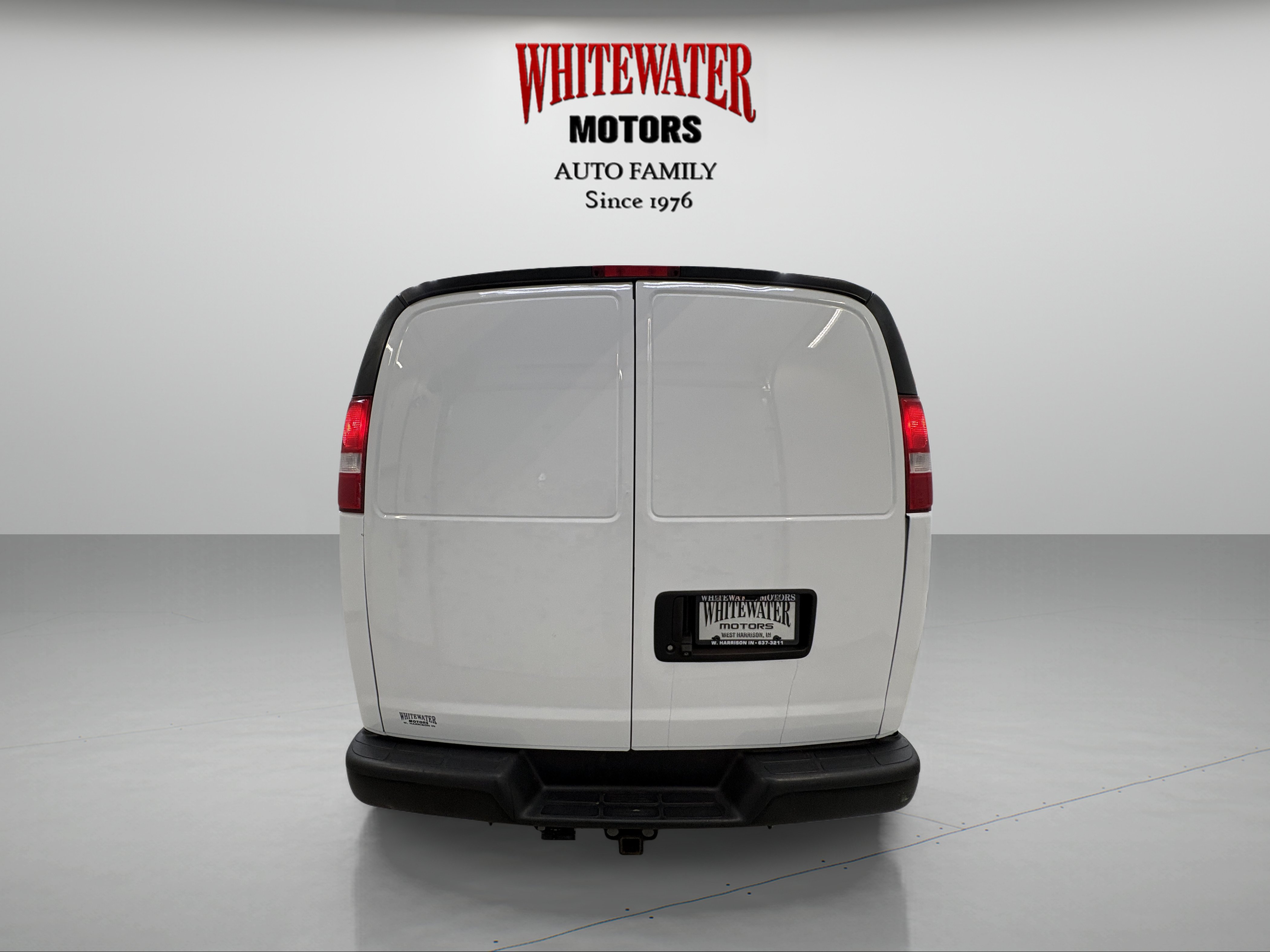 Used 2021 Chevrolet Express 3500 Extended w/ Driver Convenience Package RWD image 3