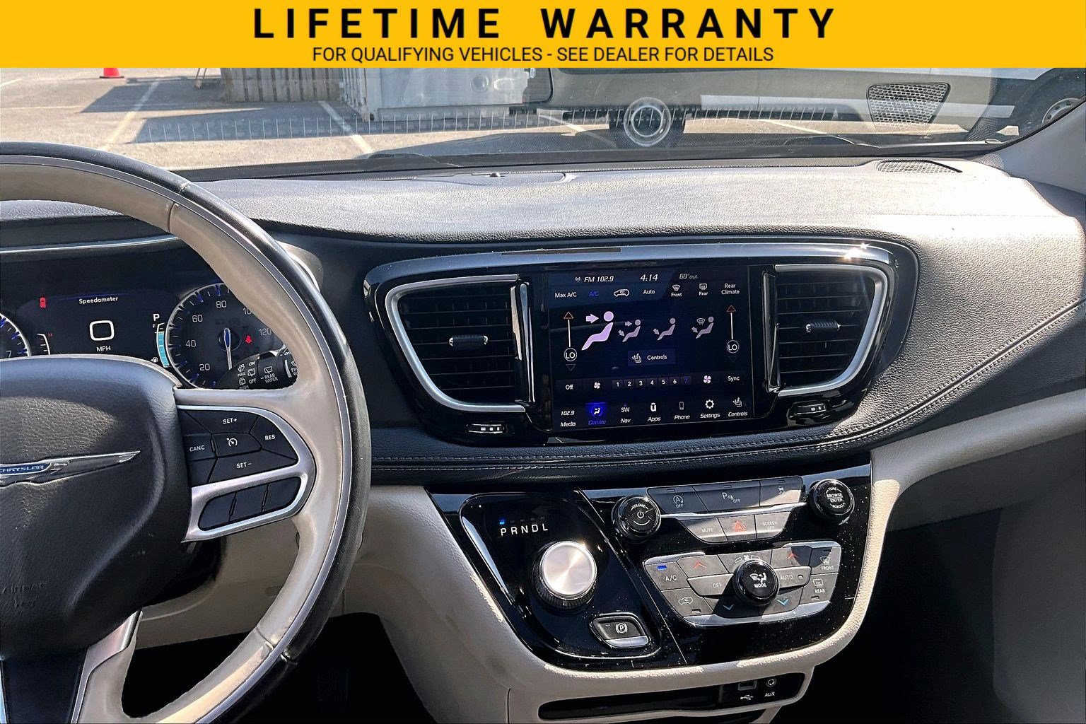 Used 2020 Chrysler Pacifica Limited FWD image 6