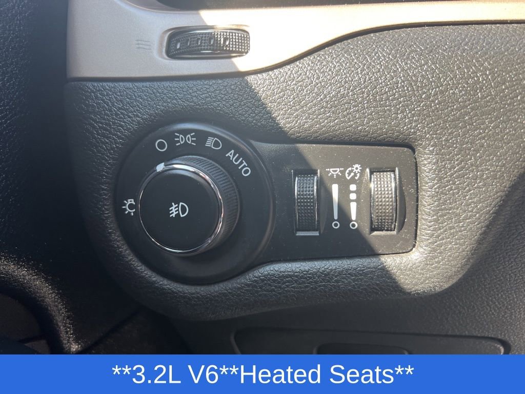 Used 2016 Jeep Cherokee Latitude w/ Cold Weather Group image 15