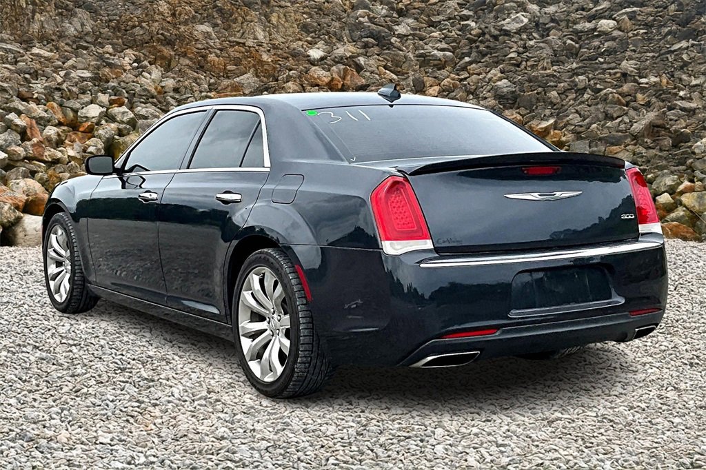Used 2018 Chrysler 300 Limited image 11